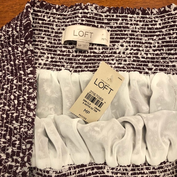 NWT LOFT Off The Shoulder Blouse. Size MP. - Picture 4 of 5